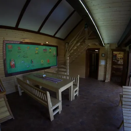 Fayniy Μοτέλ Tatariv